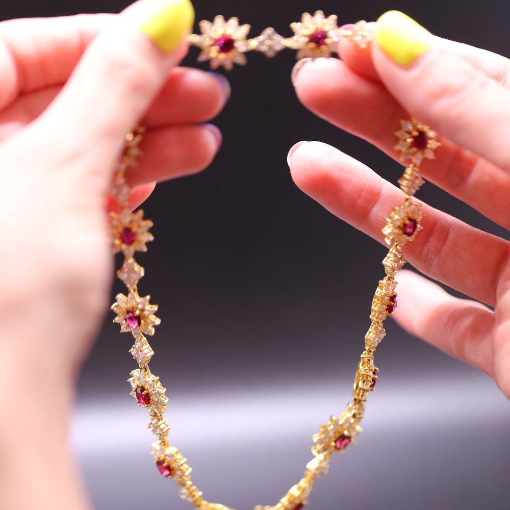 24.80 Carat Antique Flowers Diamonds Ruby Yellow Gold Necklace